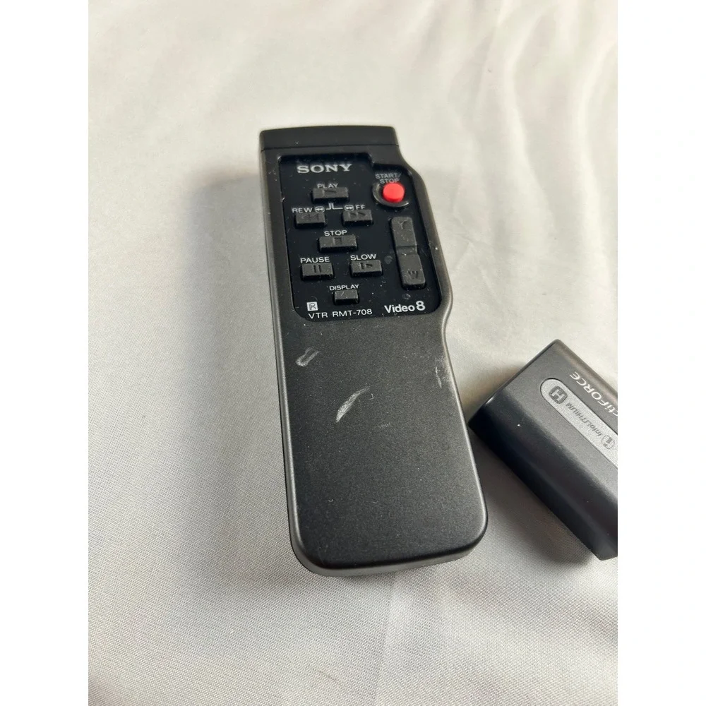 Sony Handycam DCR-DVD910 Digital Camcorder 15x Optical Zoom DVD Memory Stick